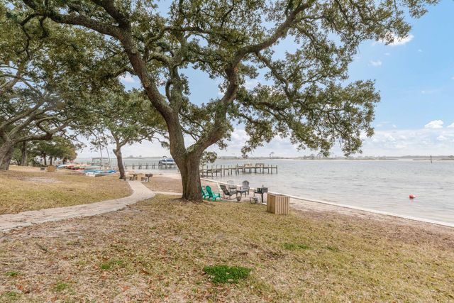 209 W Miracle Strip Parkway, APT D103, Mary Esther, FL 32569