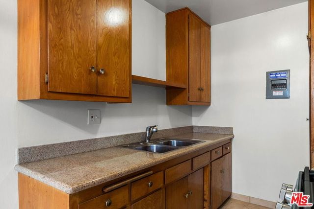 615 E Magnolia Boulevard, Burbank, CA 91501