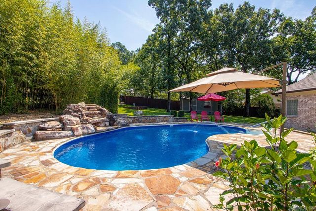 13620 Pleasant Forest Dr, Little Rock, AR 72212