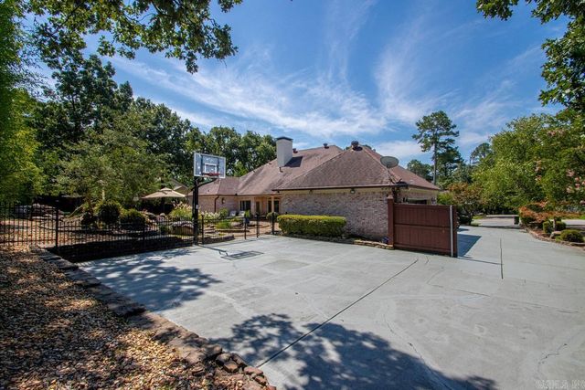 13620 Pleasant Forest Dr, Little Rock, AR 72212