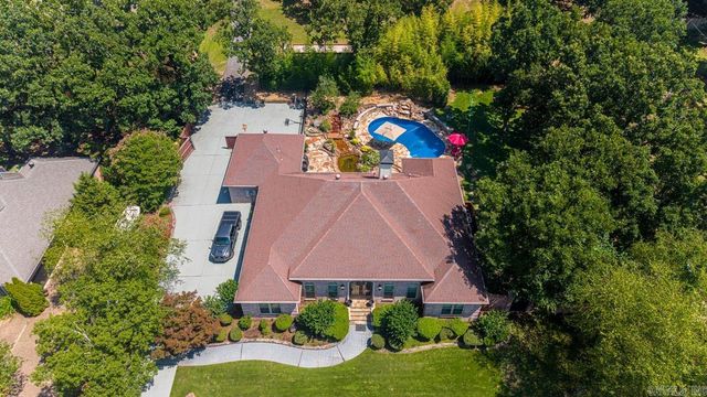 13620 Pleasant Forest Dr, Little Rock, AR 72212