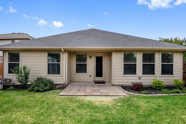 201 Rawhide Street, Waxahachie, TX 75165