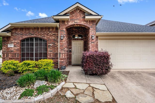 201 Rawhide Street, Waxahachie, TX 75165