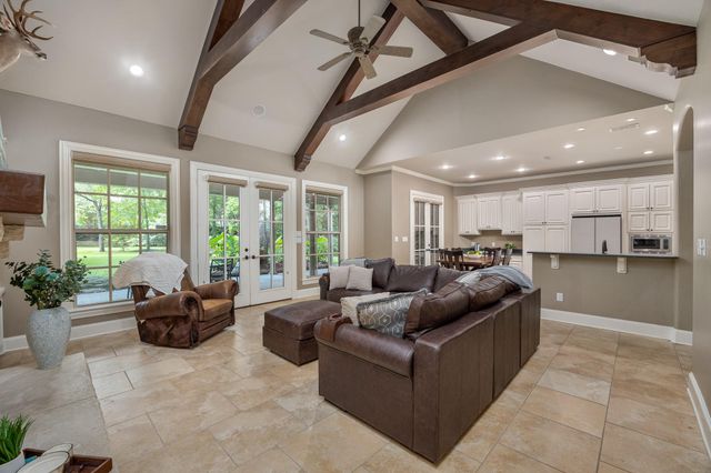 1915 Stonegate Valley Drive, Tyler, TX 75703