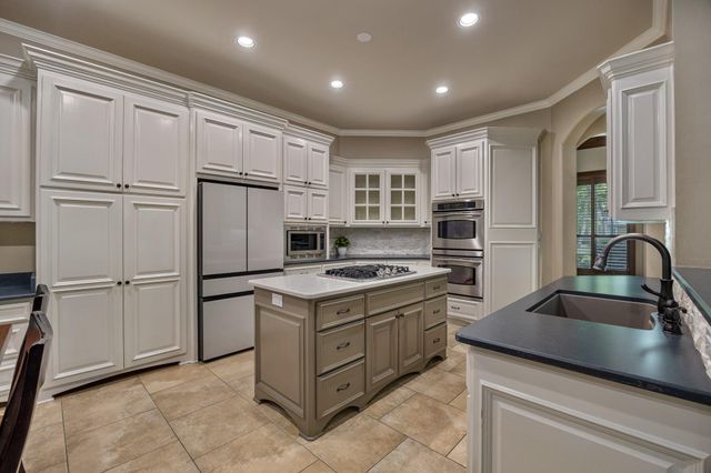 1915 Stonegate Valley Drive, Tyler, TX 75703