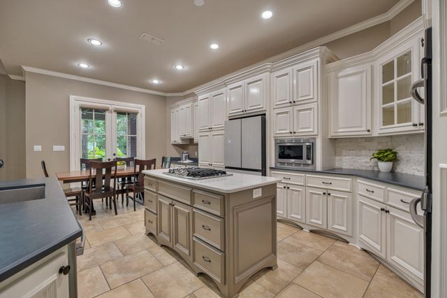 1915 Stonegate Valley Drive, Tyler, TX 75703
