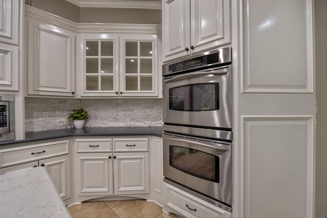 1915 Stonegate Valley Drive, Tyler, TX 75703