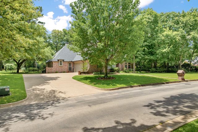 1915 Stonegate Valley Drive, Tyler, TX 75703