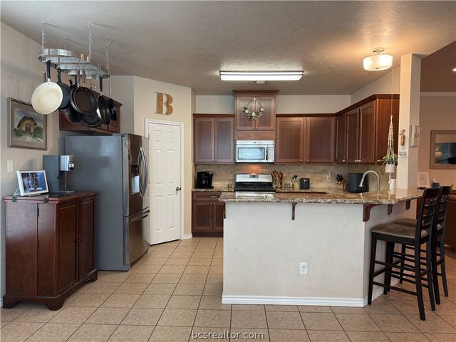 1512 Hunter Creek Drive, College Station, TX 77845