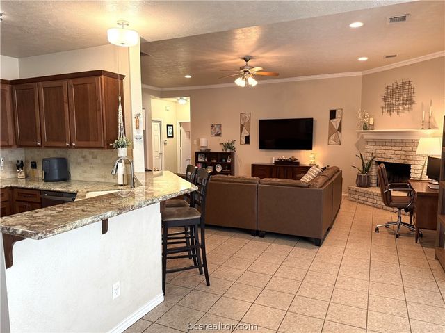 1512 Hunter Creek Drive, College Station, TX 77845