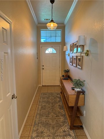 1512 Hunter Creek Drive, College Station, TX 77845
