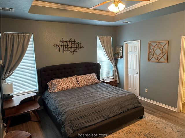 1512 Hunter Creek Drive, College Station, TX 77845