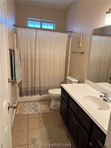 1512 Hunter Creek Drive, College Station, TX 77845