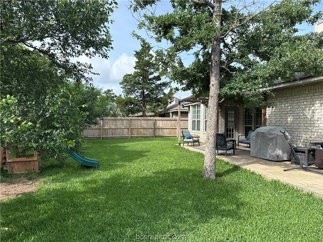 1512 Hunter Creek Drive, College Station, TX 77845