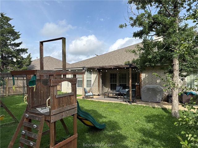 1512 Hunter Creek Drive, College Station, TX 77845