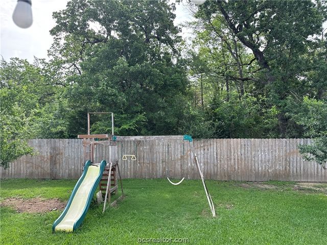 1512 Hunter Creek Drive, College Station, TX 77845