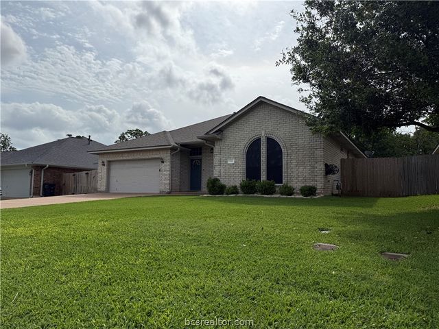 1512 Hunter Creek Drive, College Station, TX 77845