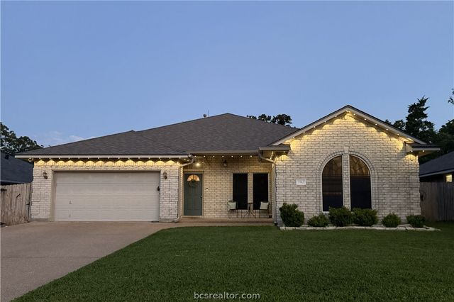 1512 Hunter Creek Drive, College Station, TX 77845