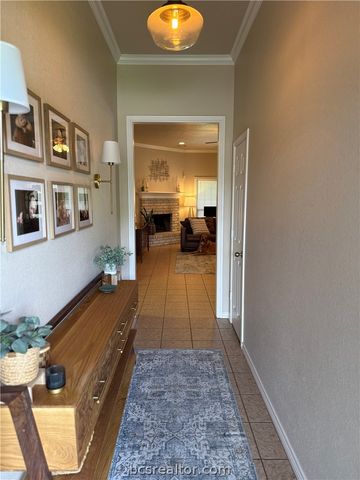 1512 Hunter Creek Drive, College Station, TX 77845