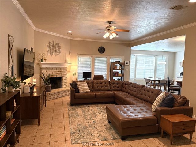 1512 Hunter Creek Drive, College Station, TX 77845