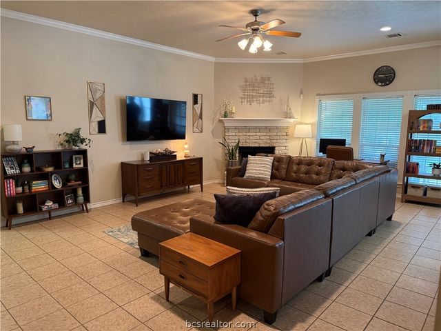 1512 Hunter Creek Drive, College Station, TX 77845
