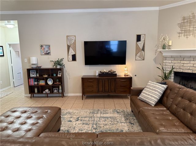 1512 Hunter Creek Drive, College Station, TX 77845