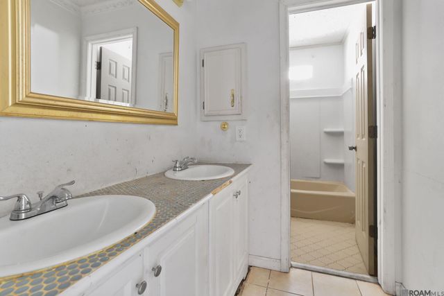 1425 Shadybrook Dr, Baton Rouge, LA 70816