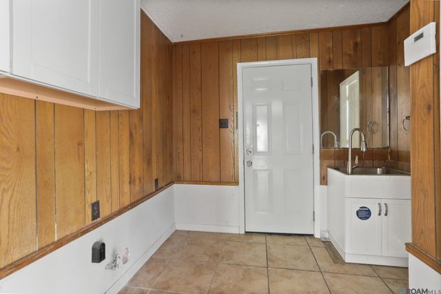 1425 Shadybrook Dr, Baton Rouge, LA 70816