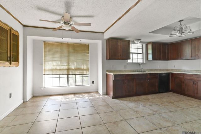 1425 Shadybrook Dr, Baton Rouge, LA 70816