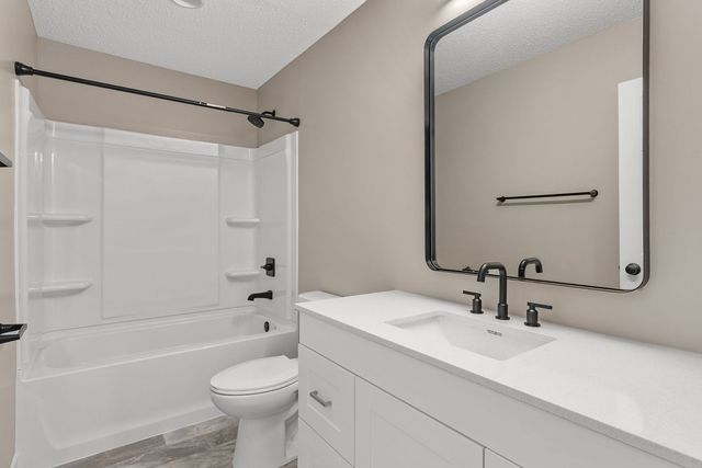 2623 W 61st Street, Davenport, IA 52806
