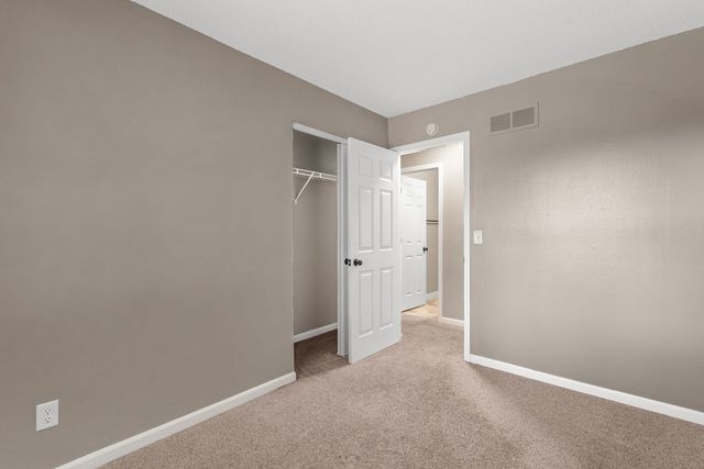 2623 W 61st Street, Davenport, IA 52806