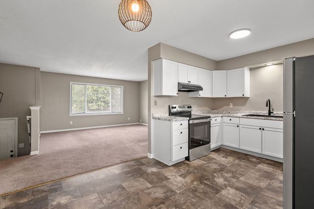 2623 W 61st Street, Davenport, IA 52806