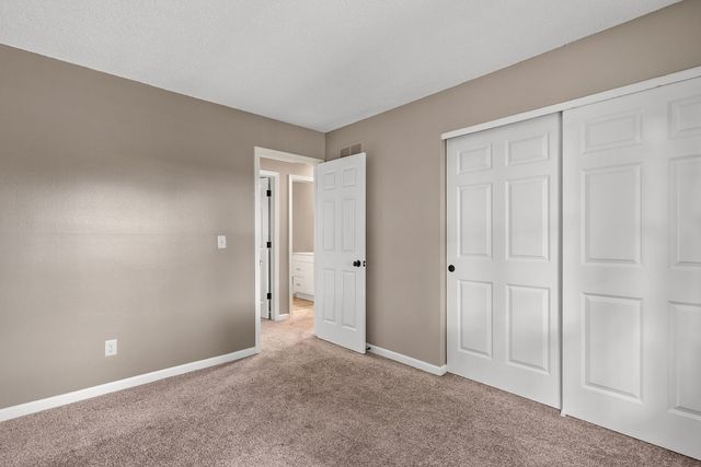 2623 W 61st Street, Davenport, IA 52806