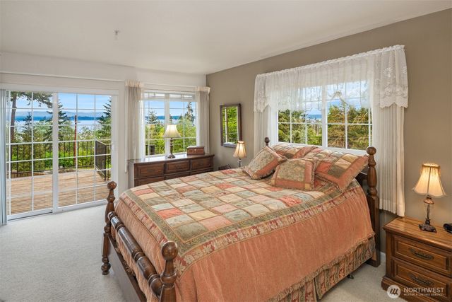 51 Lucky Lane, Camano Island, WA 98282