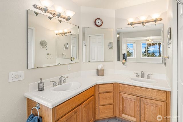 51 Lucky Lane, Camano Island, WA 98282