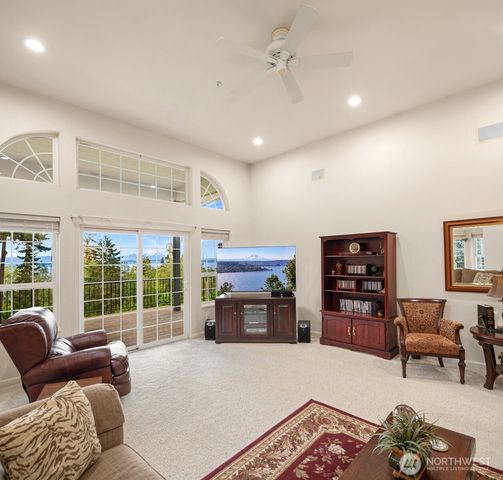 51 Lucky Lane, Camano Island, WA 98282