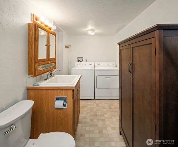 51 Lucky Lane, Camano Island, WA 98282