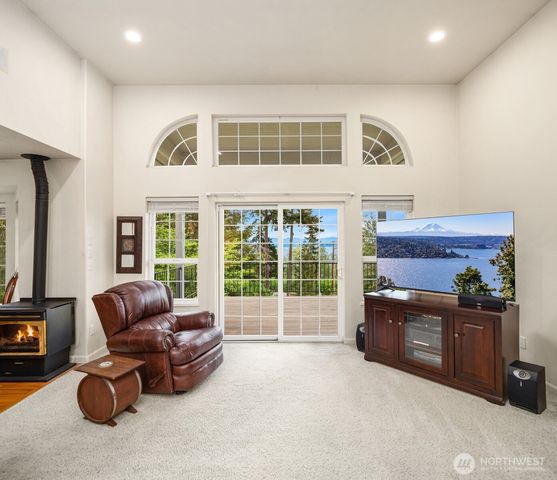 51 Lucky Lane, Camano Island, WA 98282
