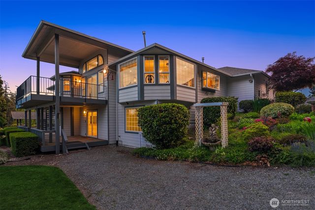 51 Lucky Lane, Camano Island, WA 98282