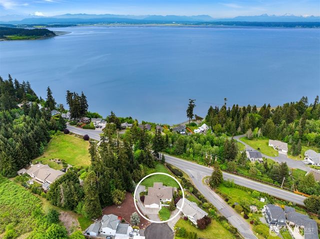 51 Lucky Lane, Camano Island, WA 98282