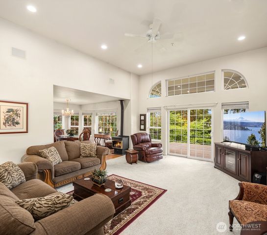 51 Lucky Lane, Camano Island, WA 98282