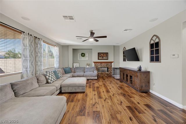 1929 Gentle Bluff Court, North Las Vegas, NV 89084