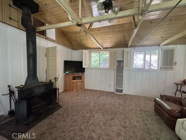 455 Blue Jay Canyon, Blue Jay, CA 92317