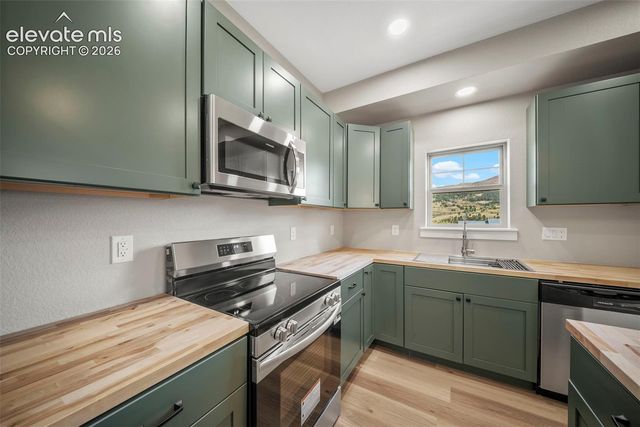 201 W Womack Avenue, Cripple Creek, CO 80813