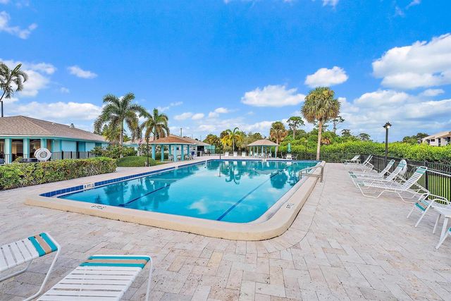 1561 NE 12th Terrace C14, Jensen Beach, FL 34957