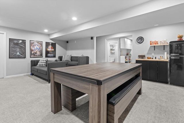 734 Alder Way, Sun Prairie, WI 53590