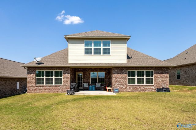 608 Magnolia Cove Lane SW, Hartselle, AL 35640