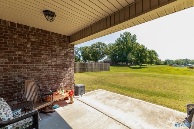 608 Magnolia Cove Lane SW, Hartselle, AL 35640