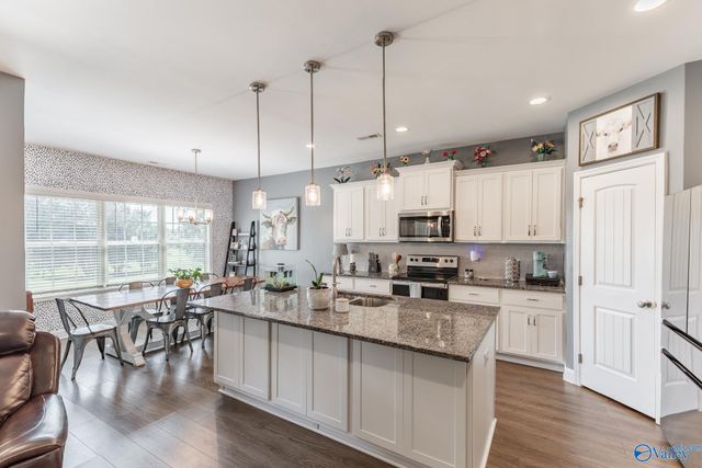 608 Magnolia Cove Lane SW, Hartselle, AL 35640