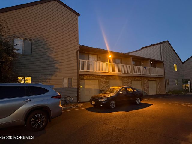 9 Cotswold Circle 809, Ocean Twp, NJ 07712